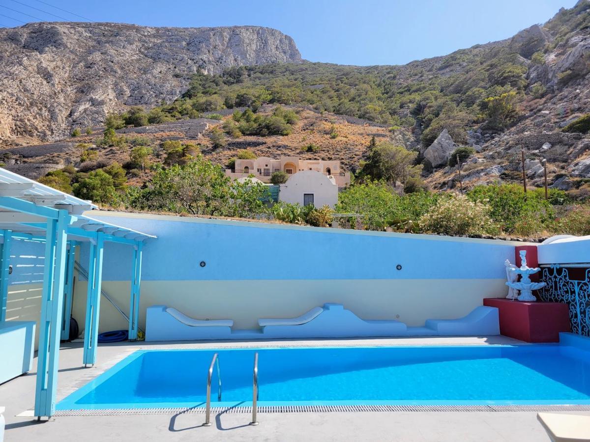 Anneta Kamari (Santorini)