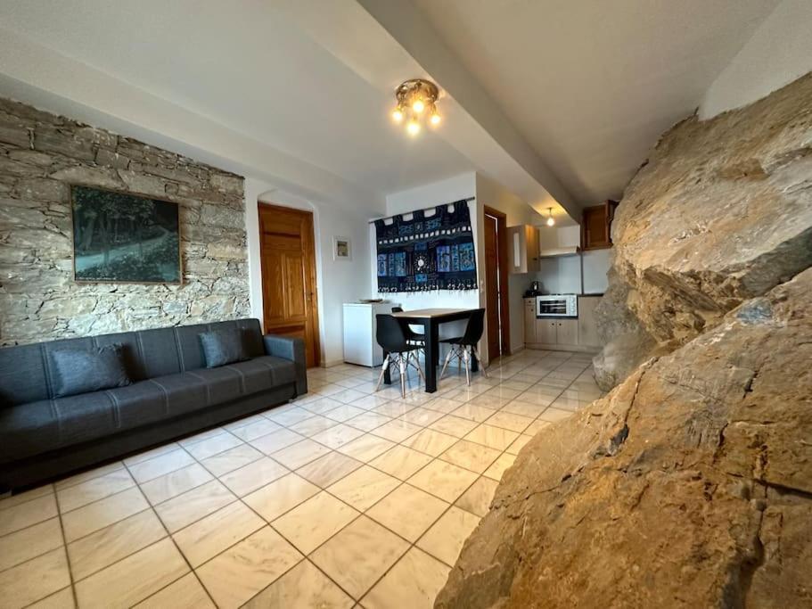 Kofinas Holiday home