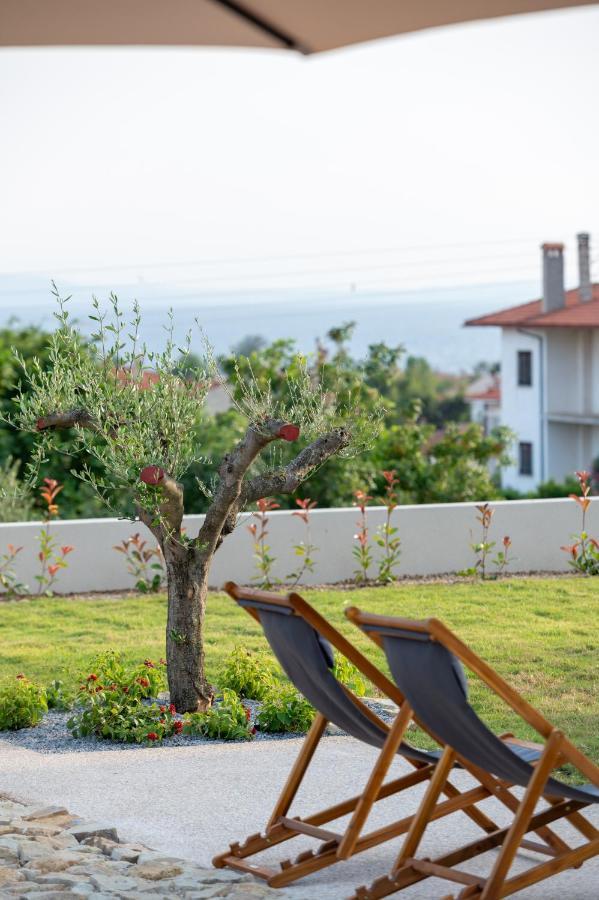 Melian Apartment *