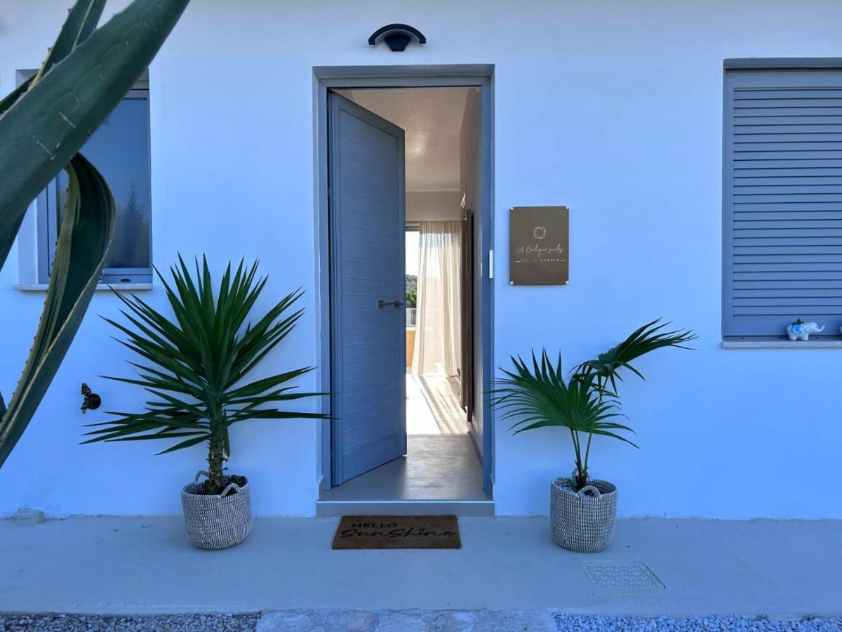 L A Boutique With Private Hot Tub Kalathas
