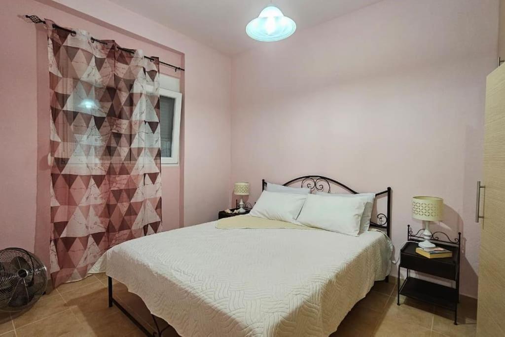 Amazing Seafront House With Private Apartment *