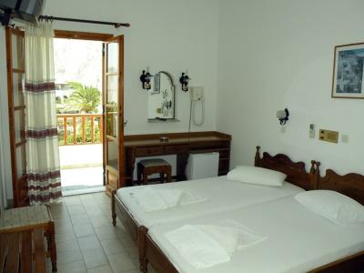 Armonia Hotel Kamari (Santorini)