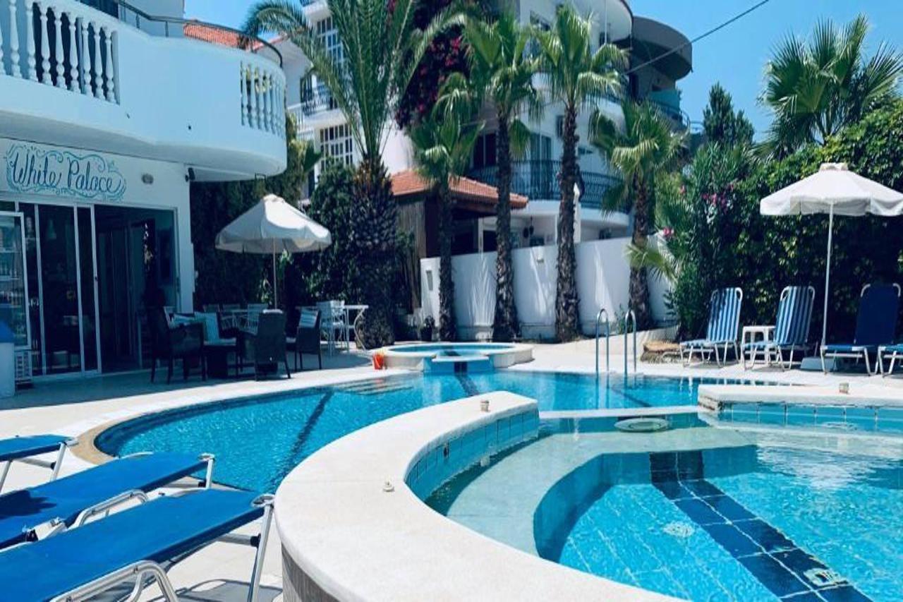 White Palace 2*