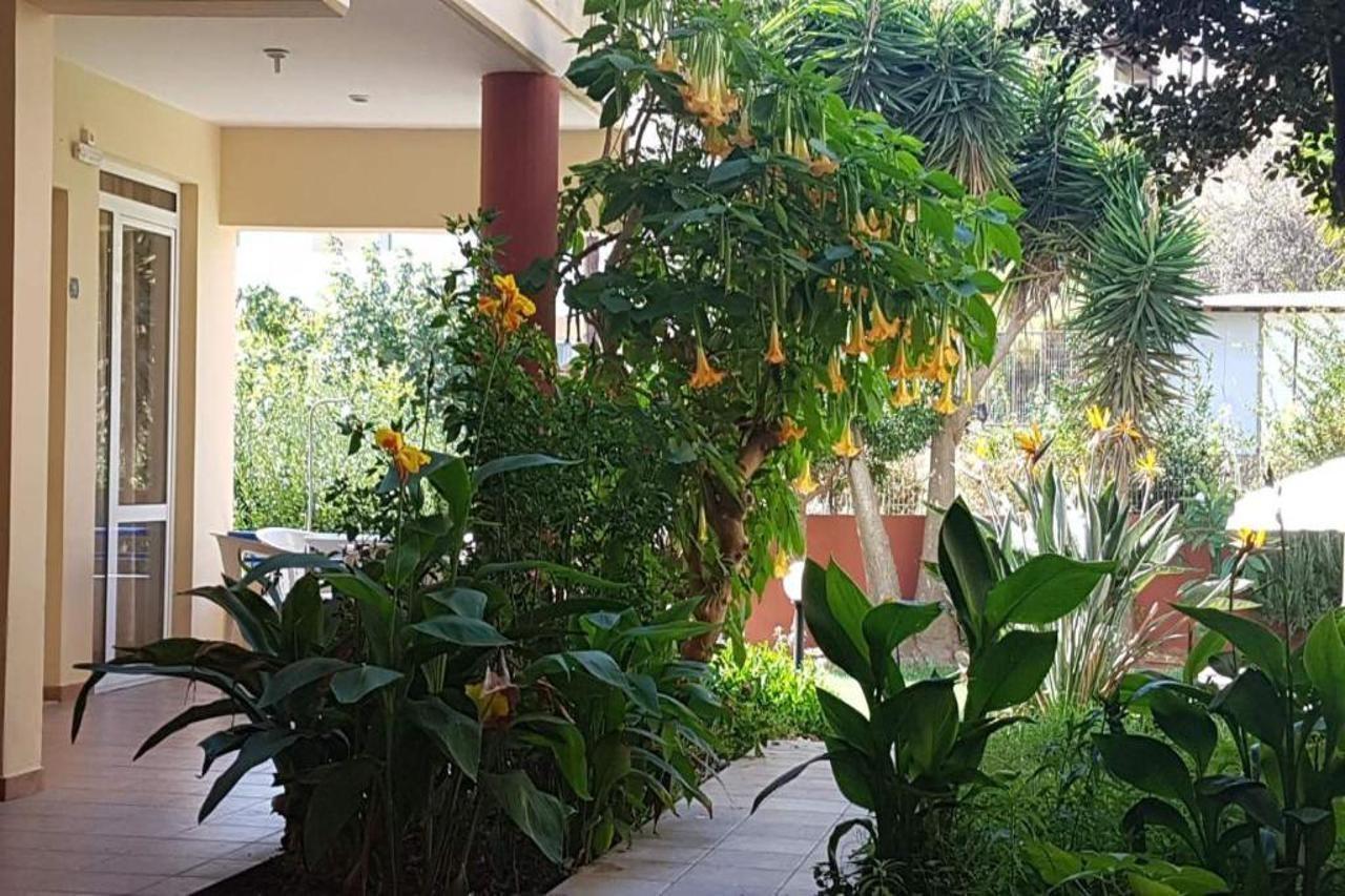 Andy's Plaza Apartment Agia Pelagia (Crete)