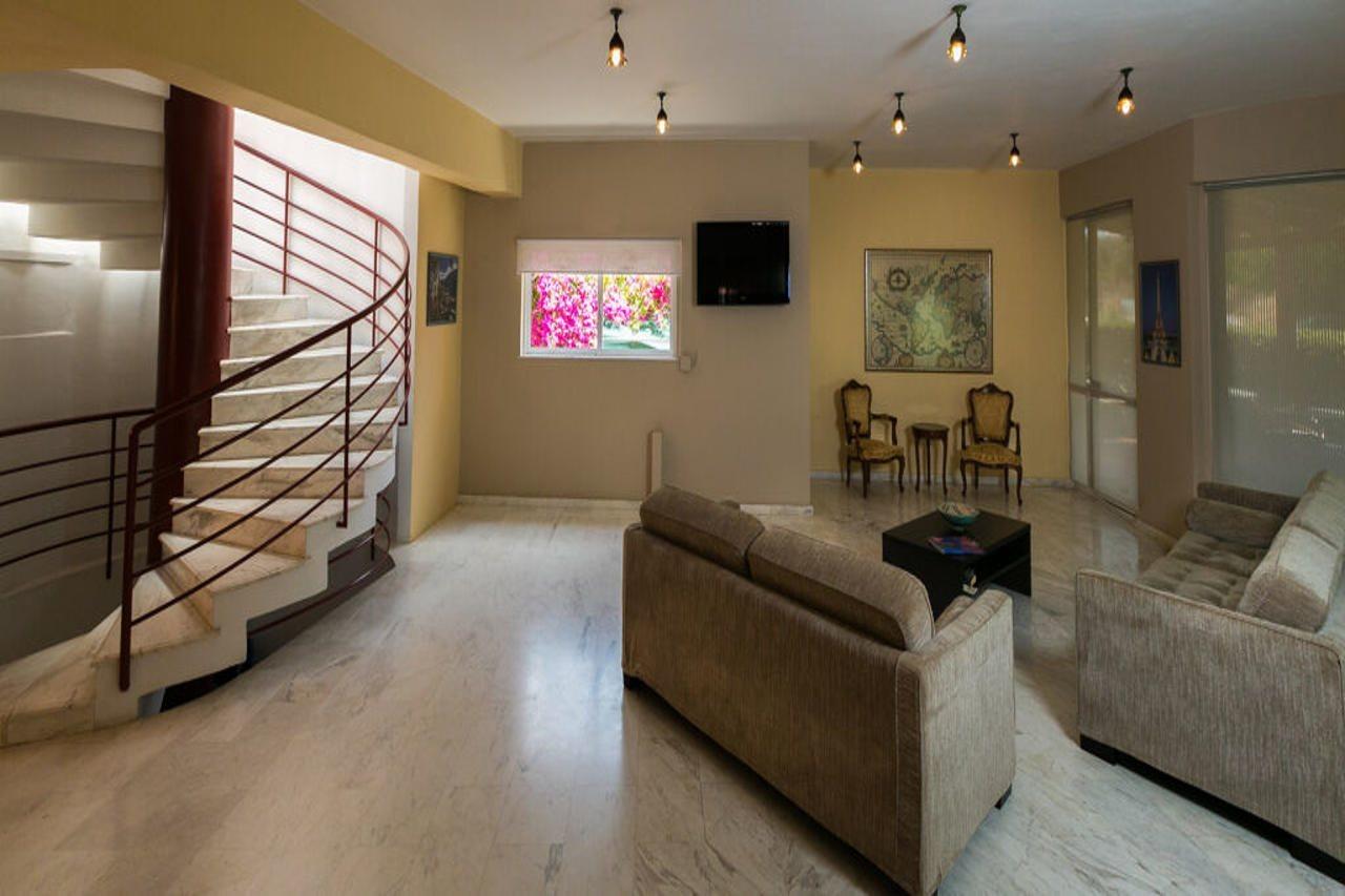 Elotia Hotel