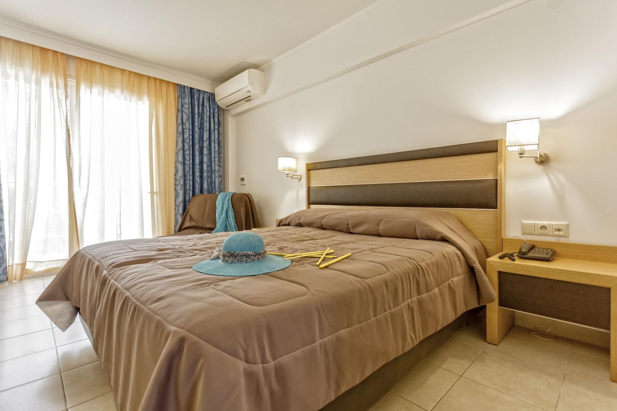 Lagomandra Beach Hotel 4*