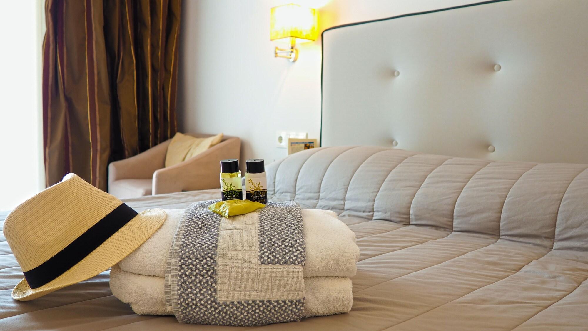 Lagomandra Beach Hotel Hotel 4*