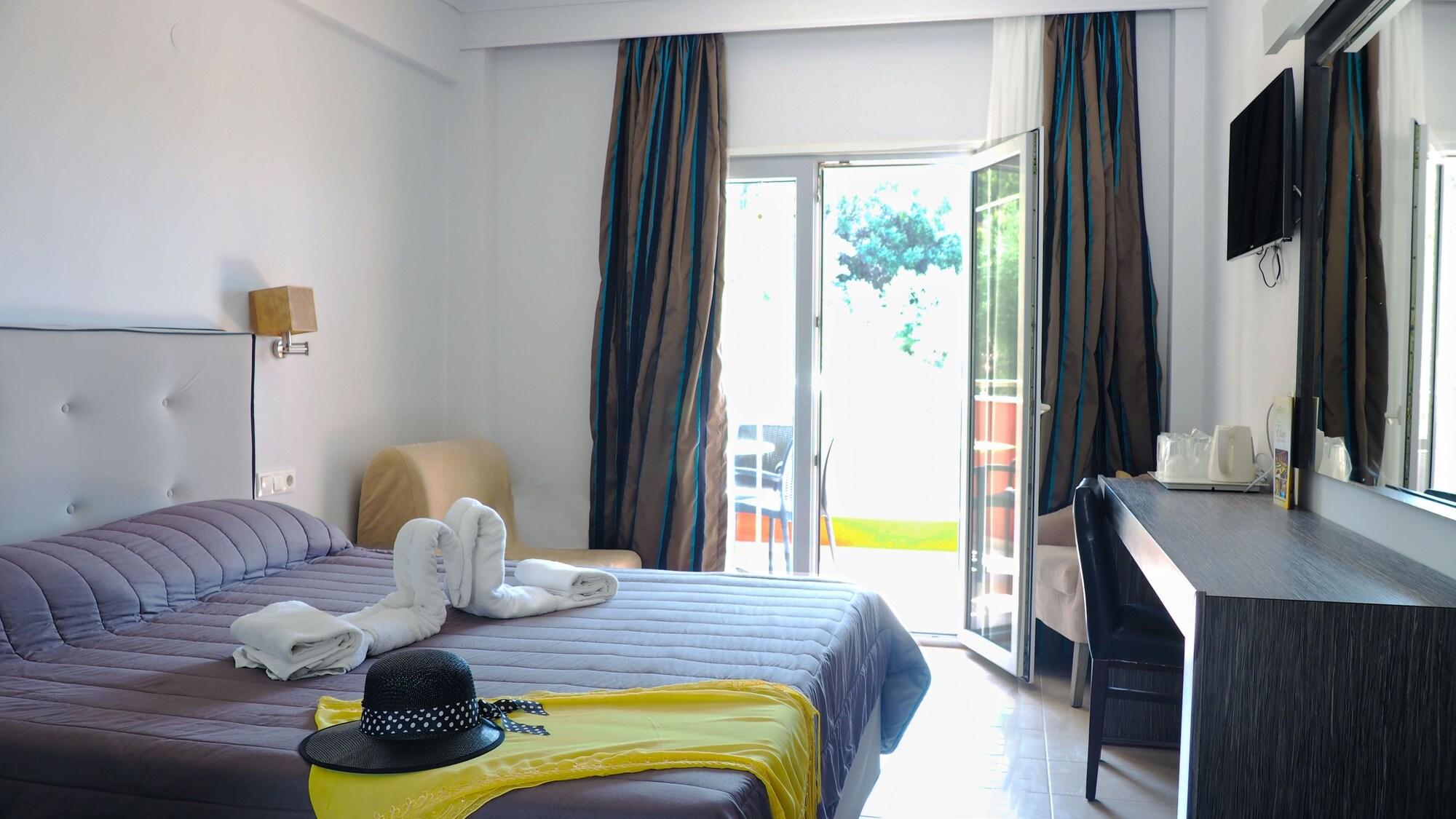 Lagomandra Beach Hotel 4*
