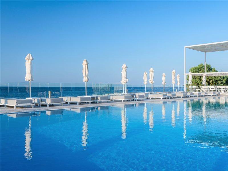 Dimitra & Resort
