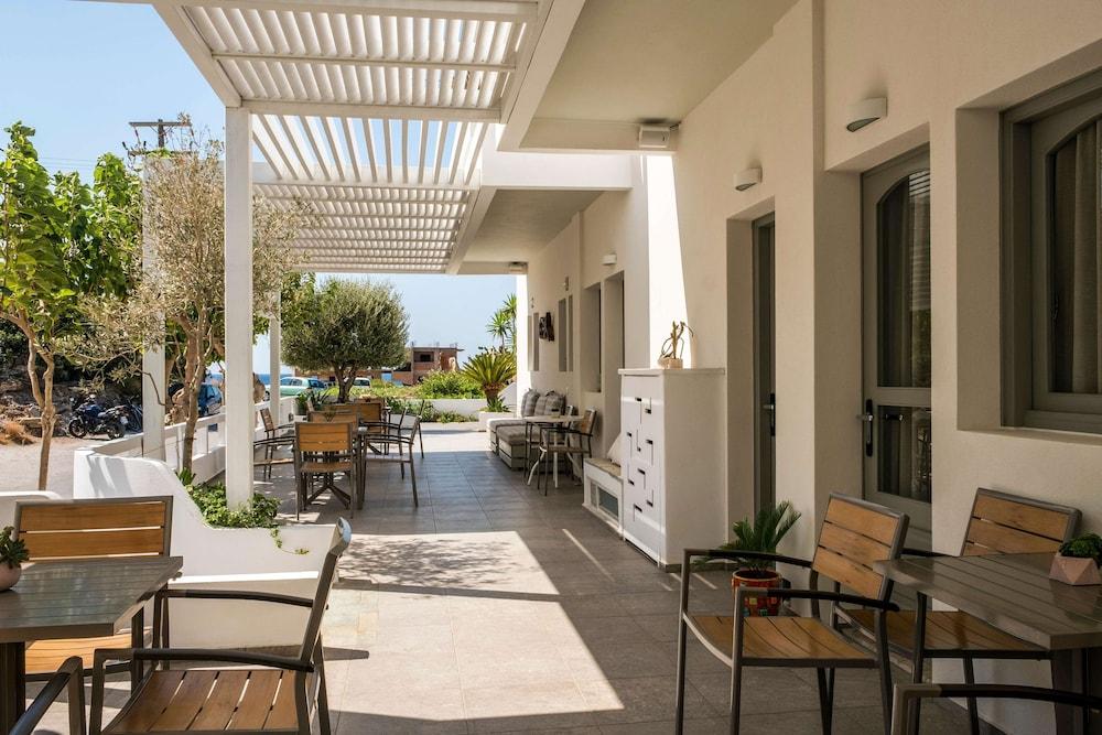 Aris Boutique Hotel 3*