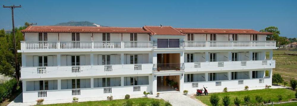 Aparthotel Tassia For Families & Couples (adults Only) 2*