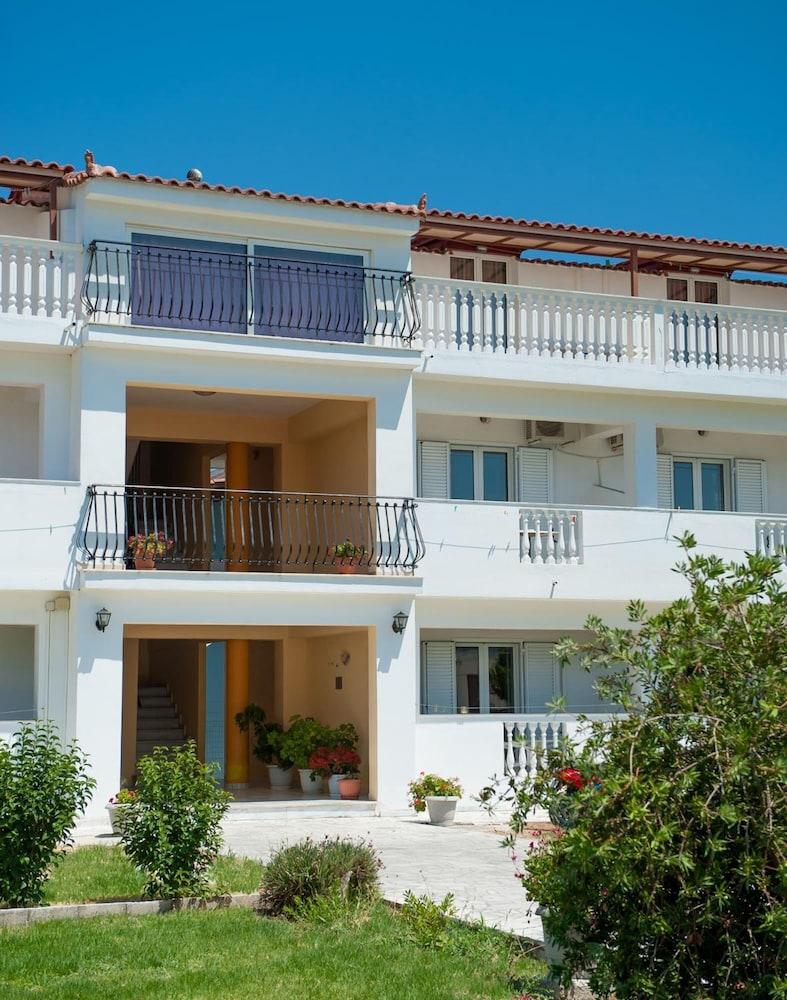 Tassia For Families & Couples (adults Only) Aparthotel