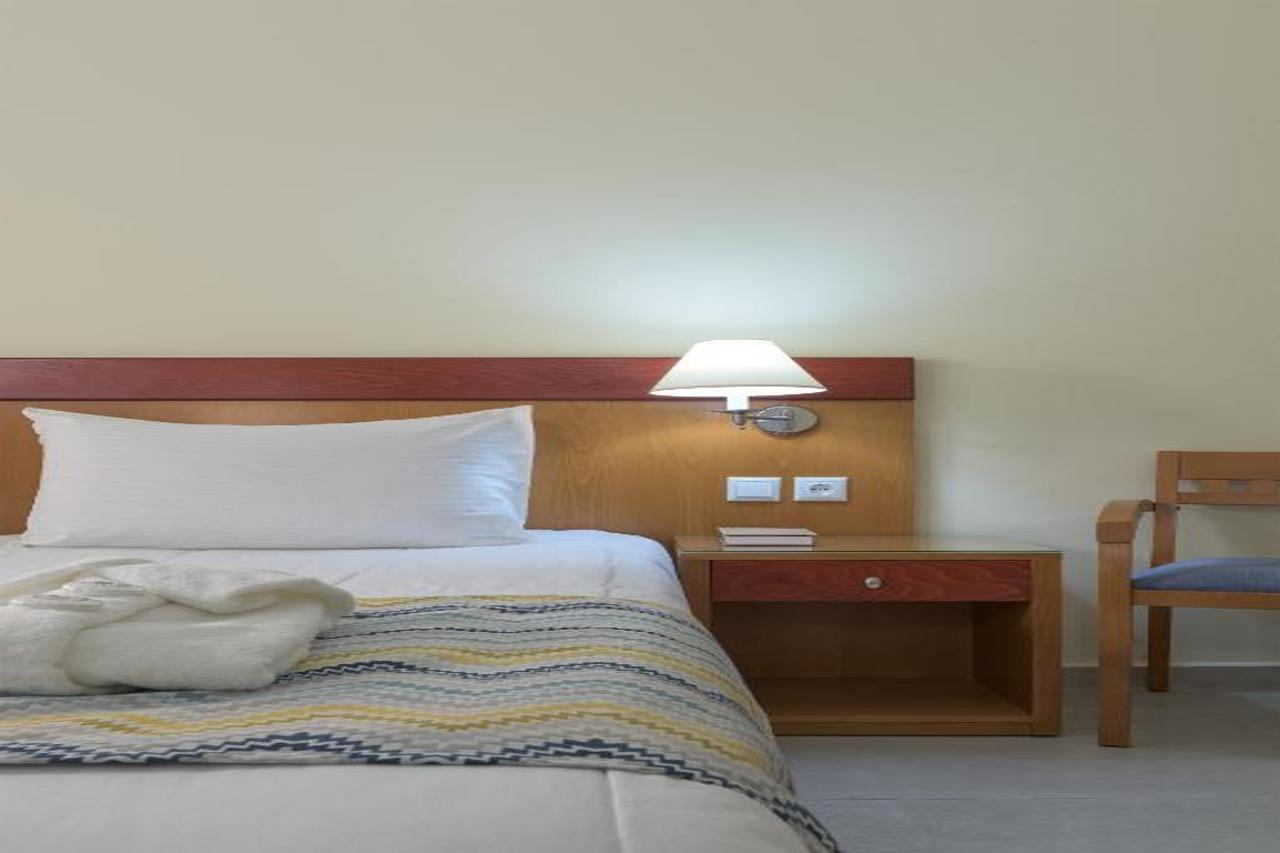 Hotel Avra 3*