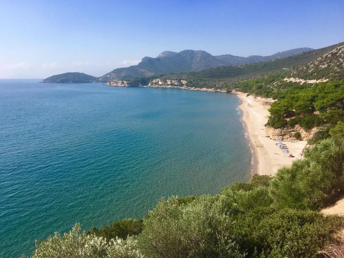 Apartment With Sea View And Mountains View Marathokampos