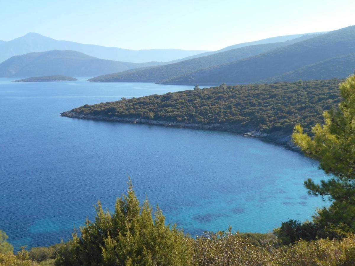 Apartment With Sea View And Mountains View Marathokampos
