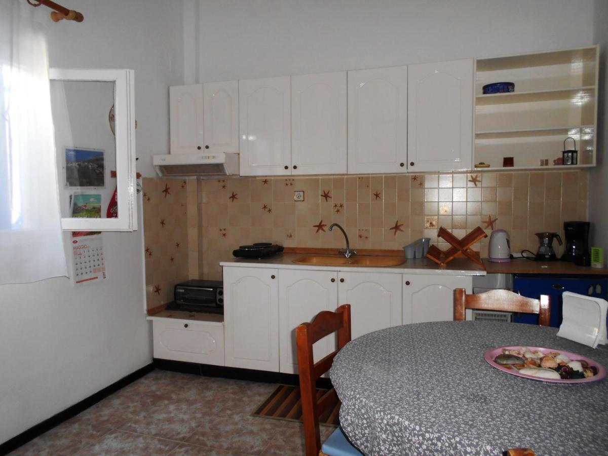 With Sea View And Mountains View Apartment Marathokampos