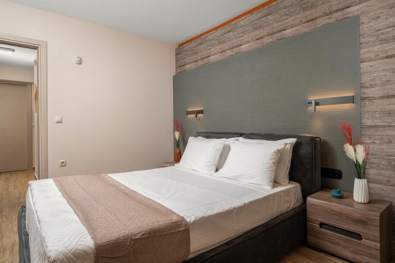 Avra Summer Living _ Private Jacuzzi _ Stepstosea Apartment