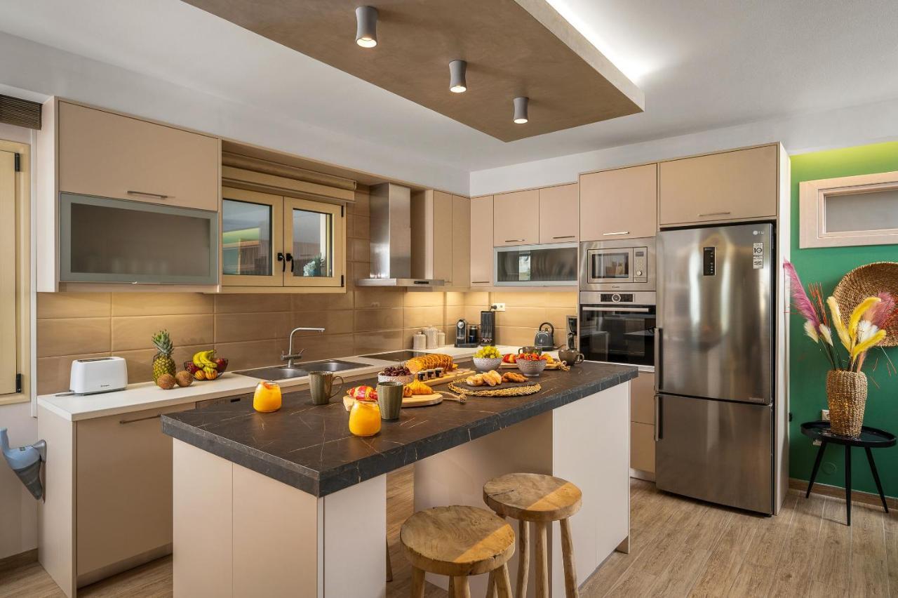Apartment Avra Summer Living _ Private Jacuzzi _ Stepstosea *