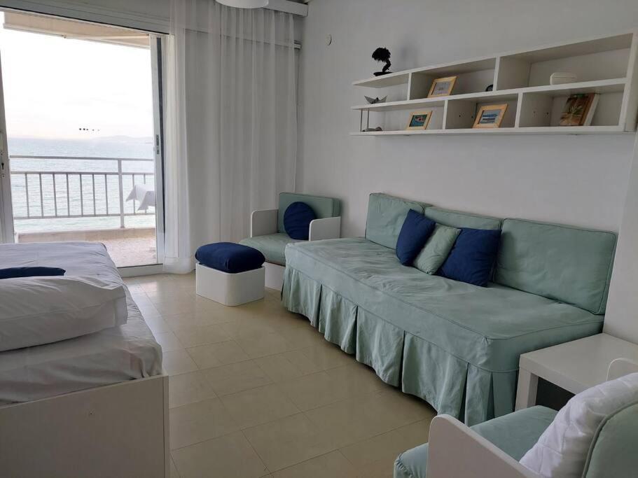 Endless Blue, In The Wave Apartment *