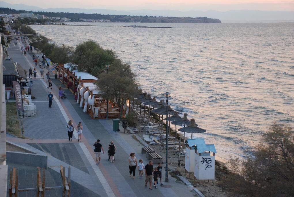 Endless Blue, In The Wave Apartment Peraia (Thessaloniki)