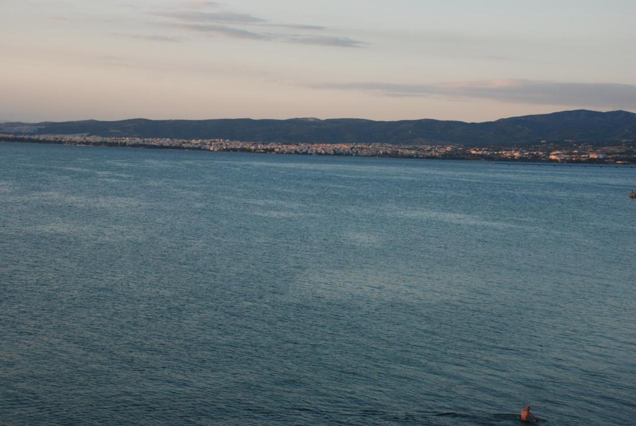 Endless Blue, In The Wave Apartment Peraia (Thessaloniki)