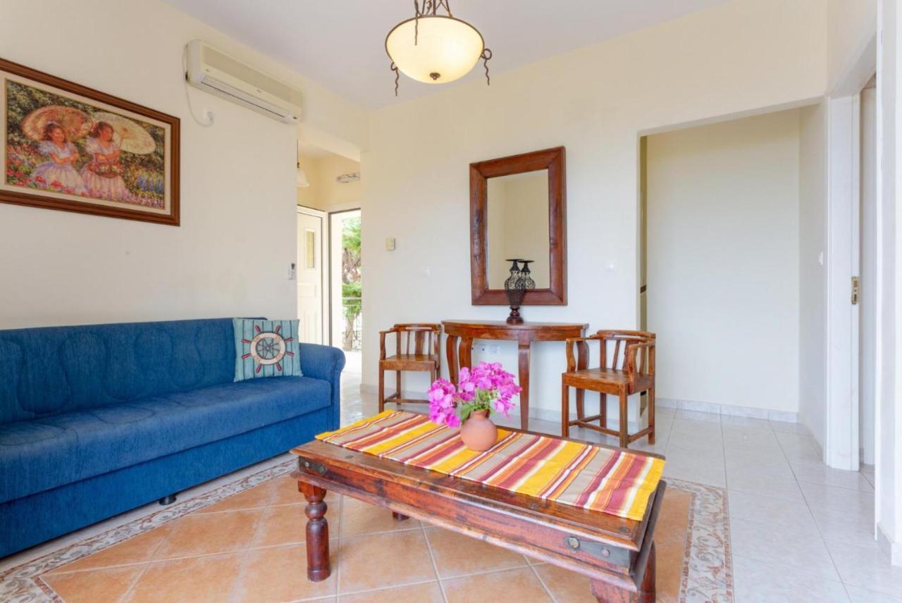 Skala Yellow Villa *