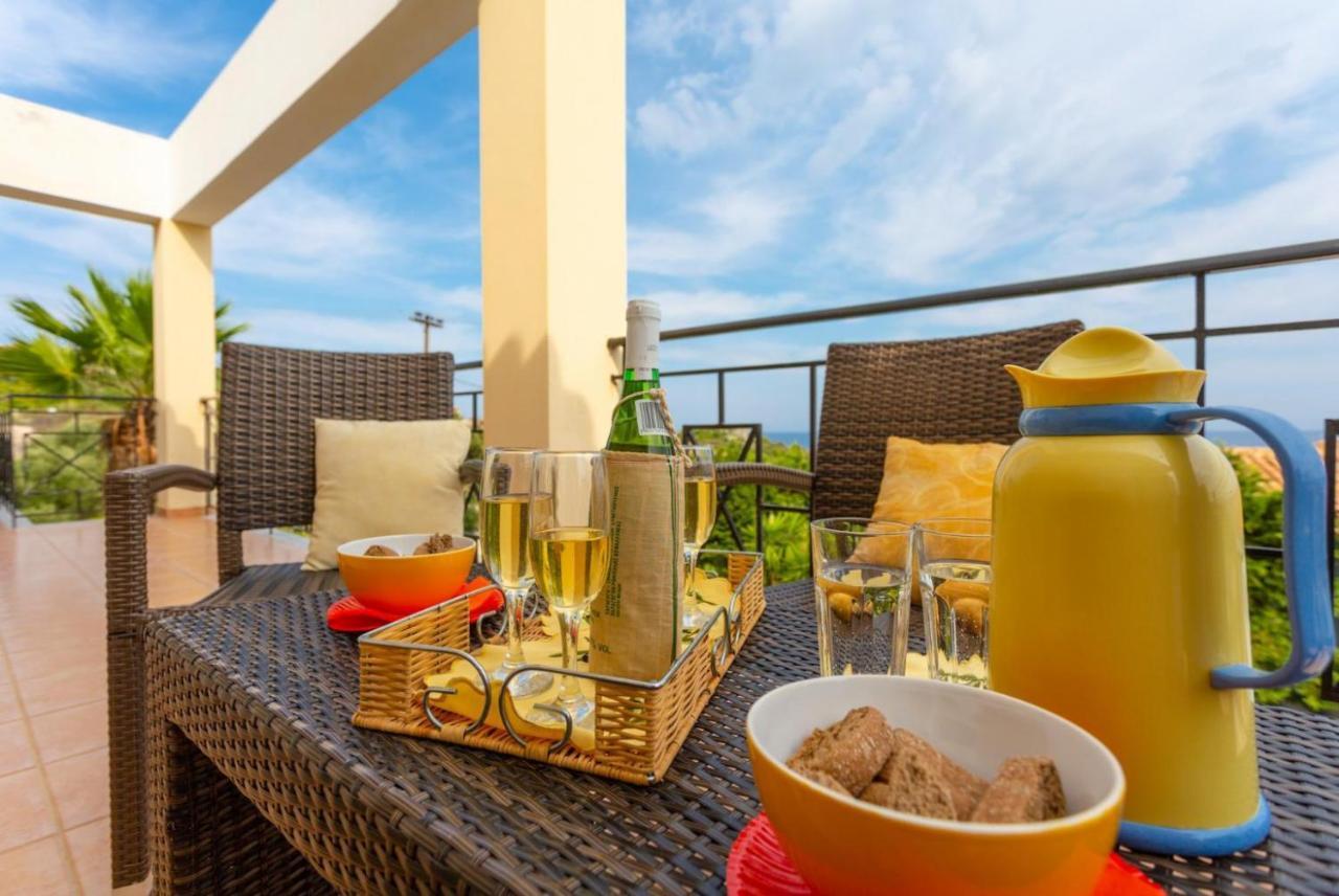 Skala Yellow Villa *