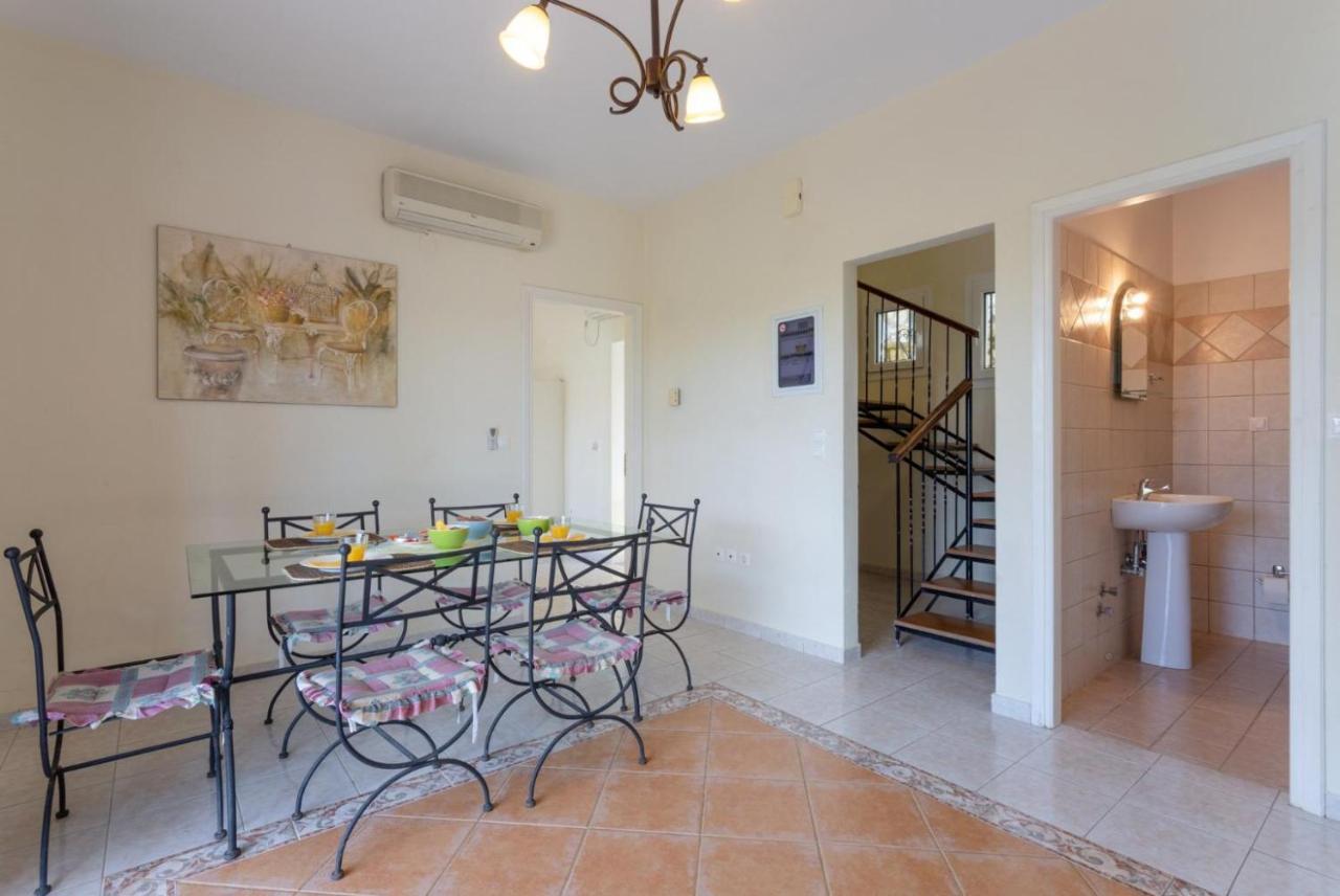 Villa Skala Yellow *