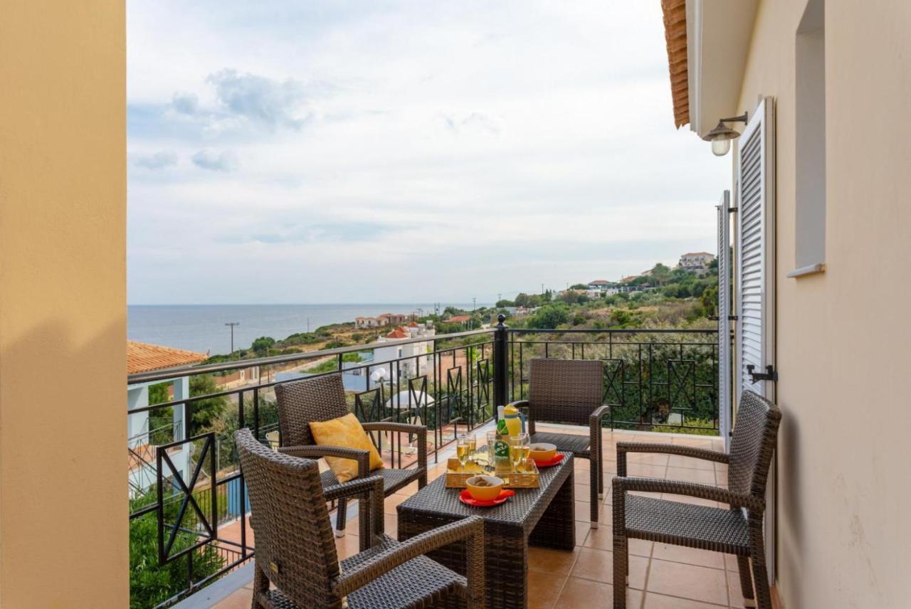 Villa Skala Yellow