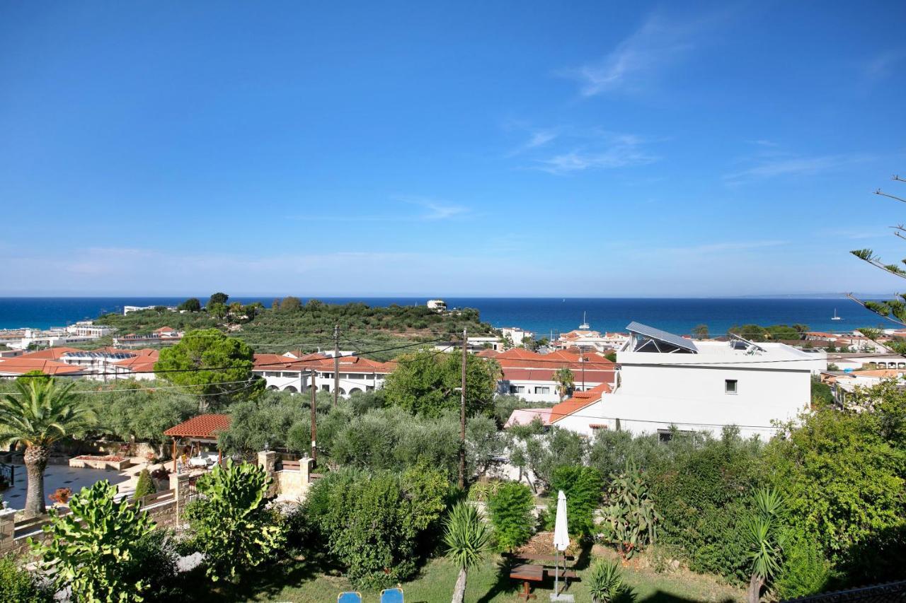 Yiannis Studio 7 *