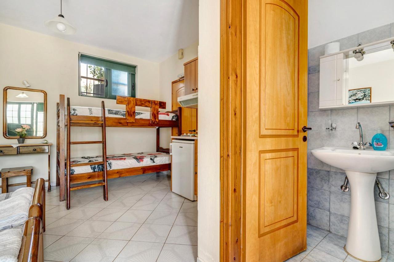 Apartment Daratos 5 *