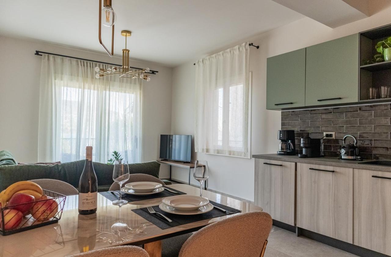 Chelmis Sea Front - Atlantis Apartment *