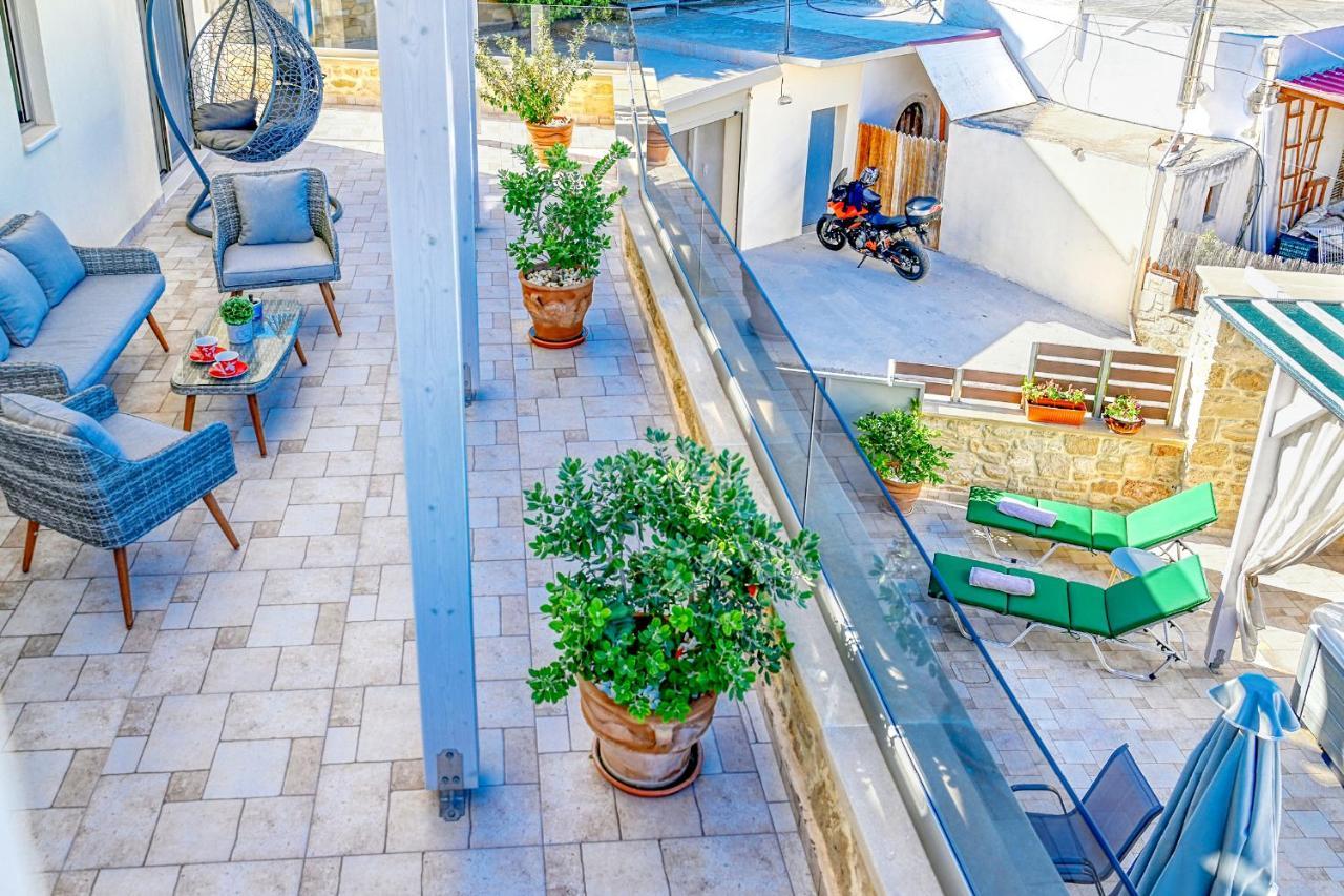 Villa Petros Luxury Traditional House -