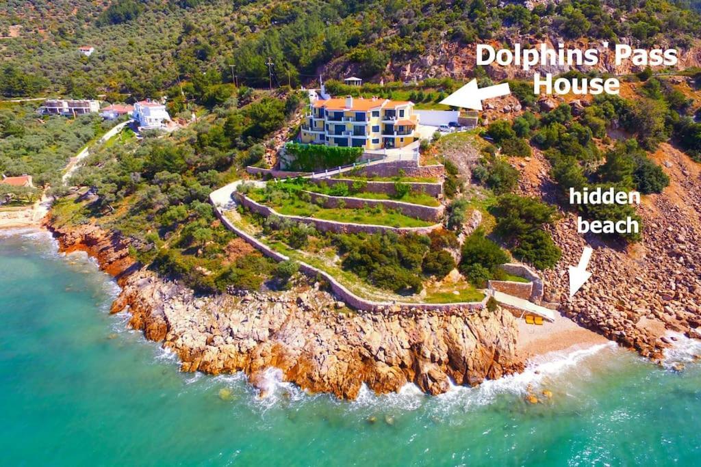 Dolphin 's Pass