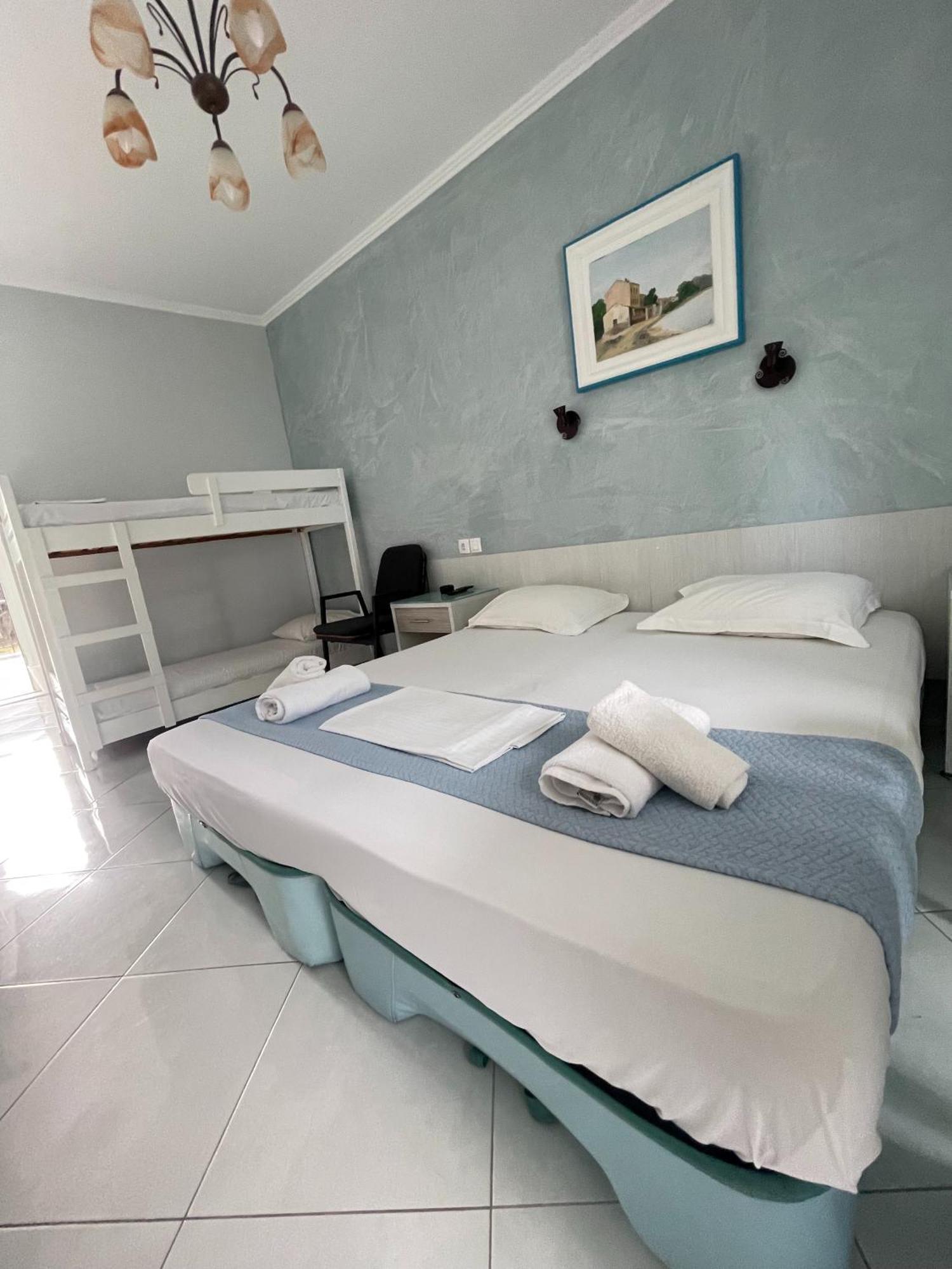 Hotel Diaporos 3*