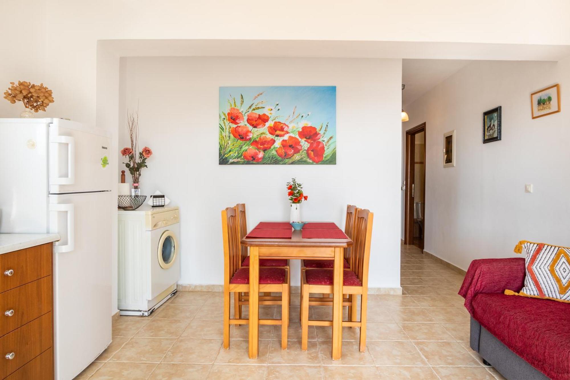 Venetia's Garden Apartment