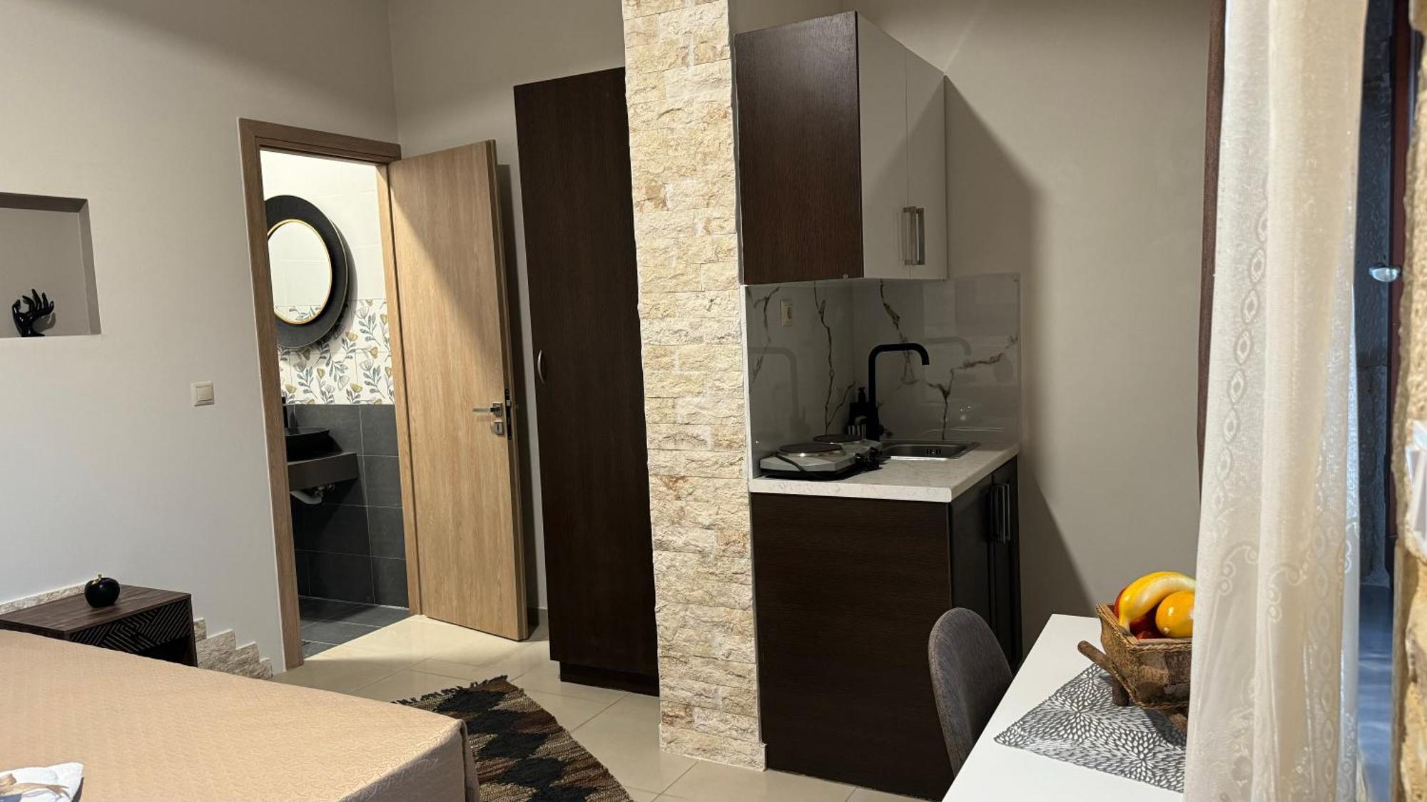 Aristos & Apartment