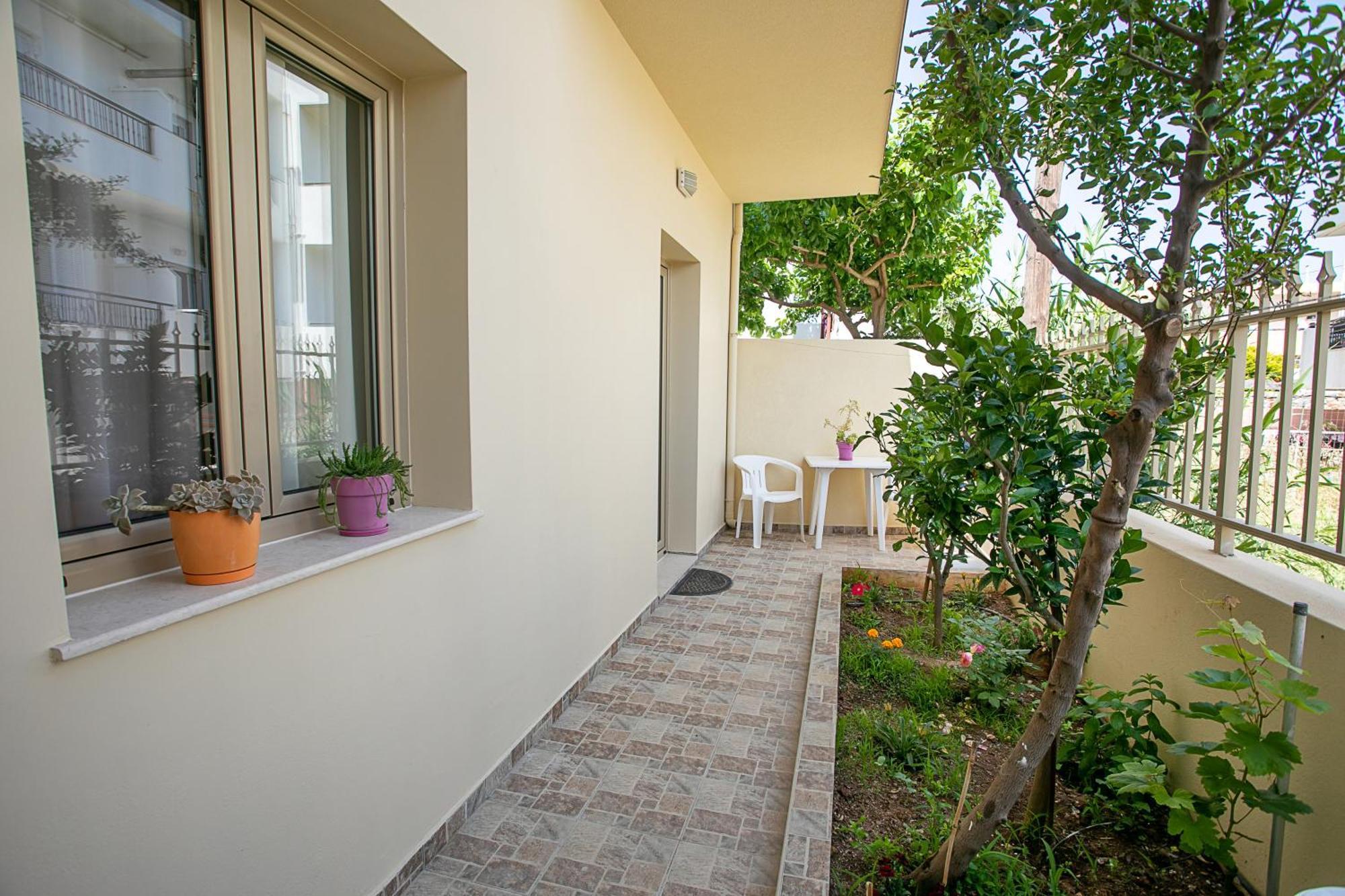 Rania With Sea View Apartment