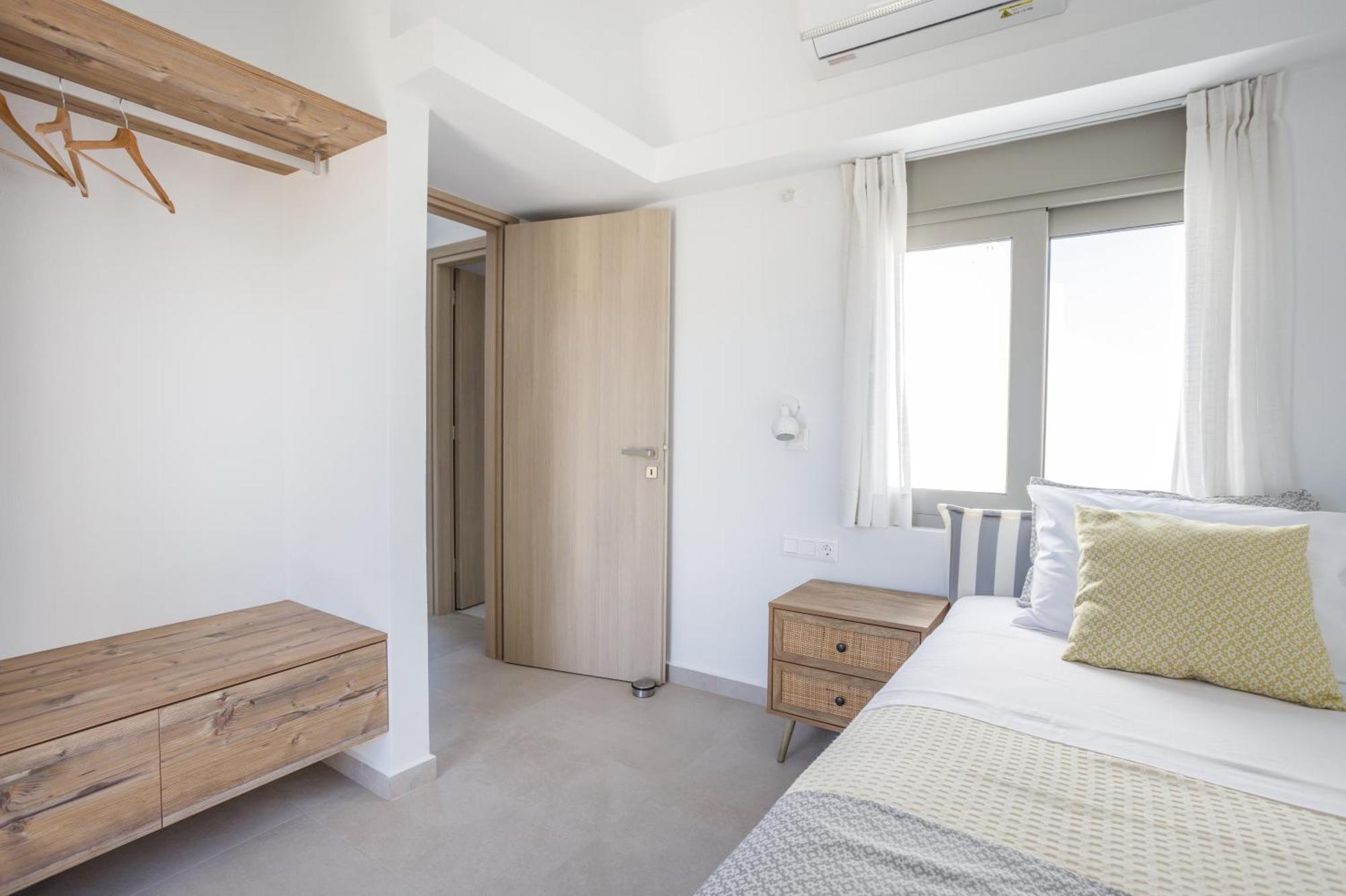 Aelia Home, * Agia Pelagia (Crete)