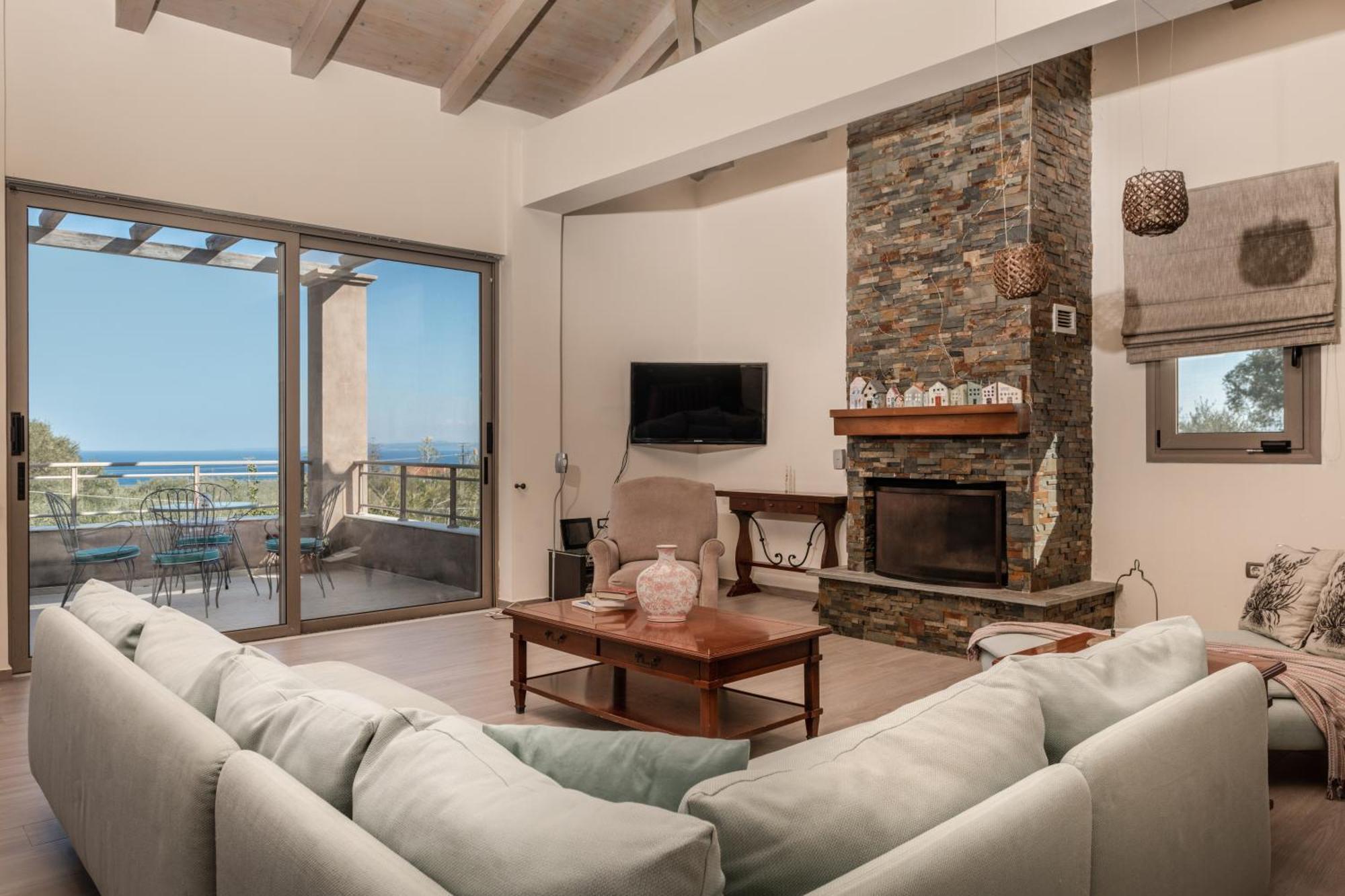 Astarte - Stilvi 4 Bedroom Private With Pool *