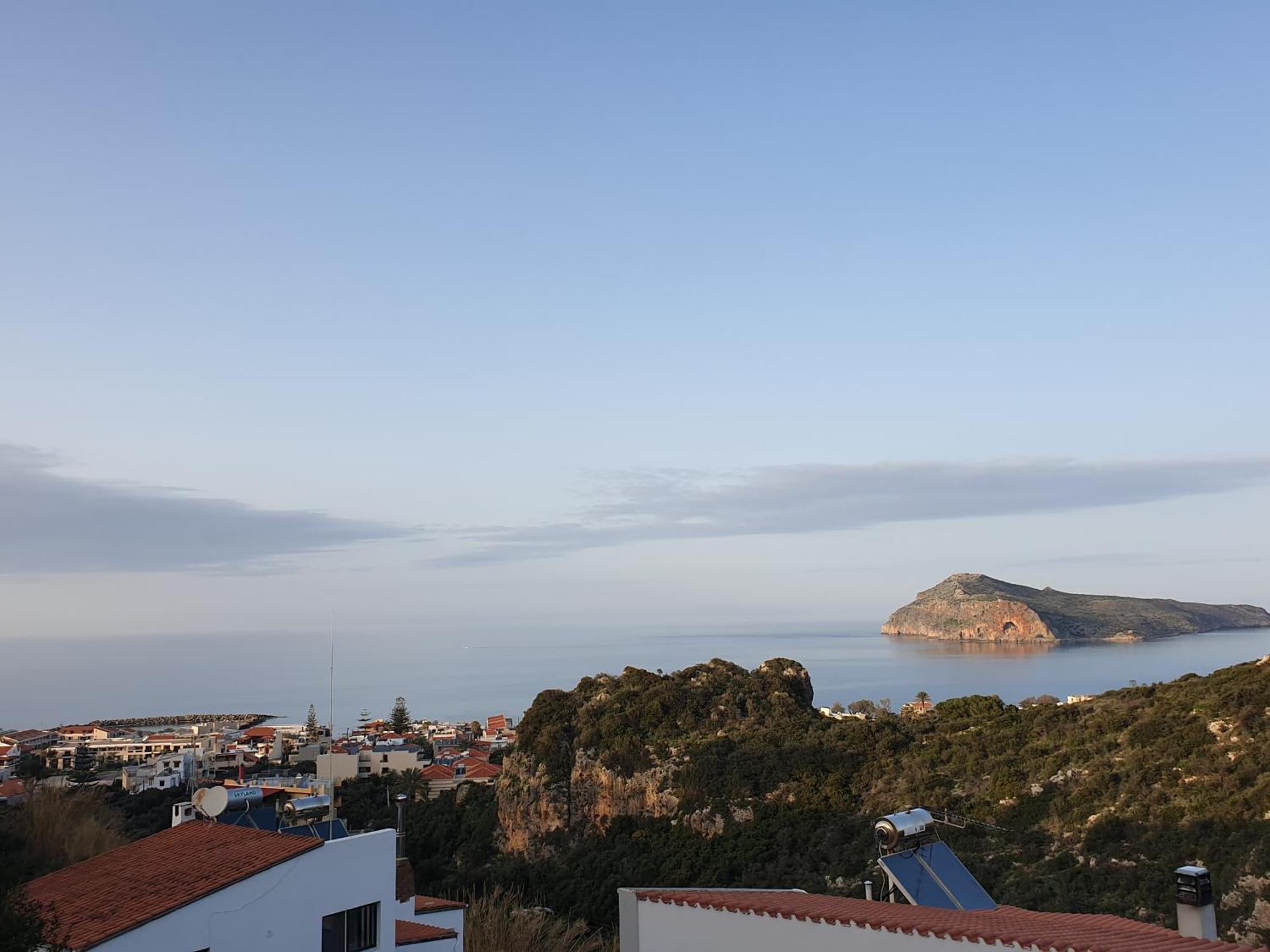 Claudia Apartment Agia Marina (Crete)