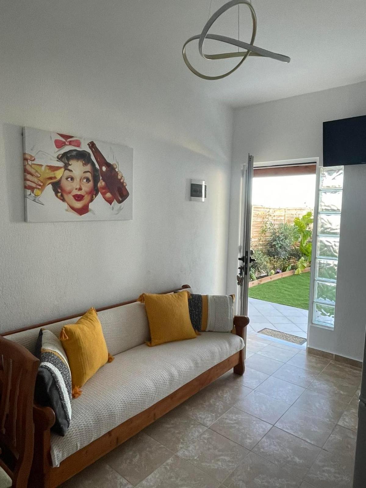 Claudia Apartment Agia Marina (Crete)