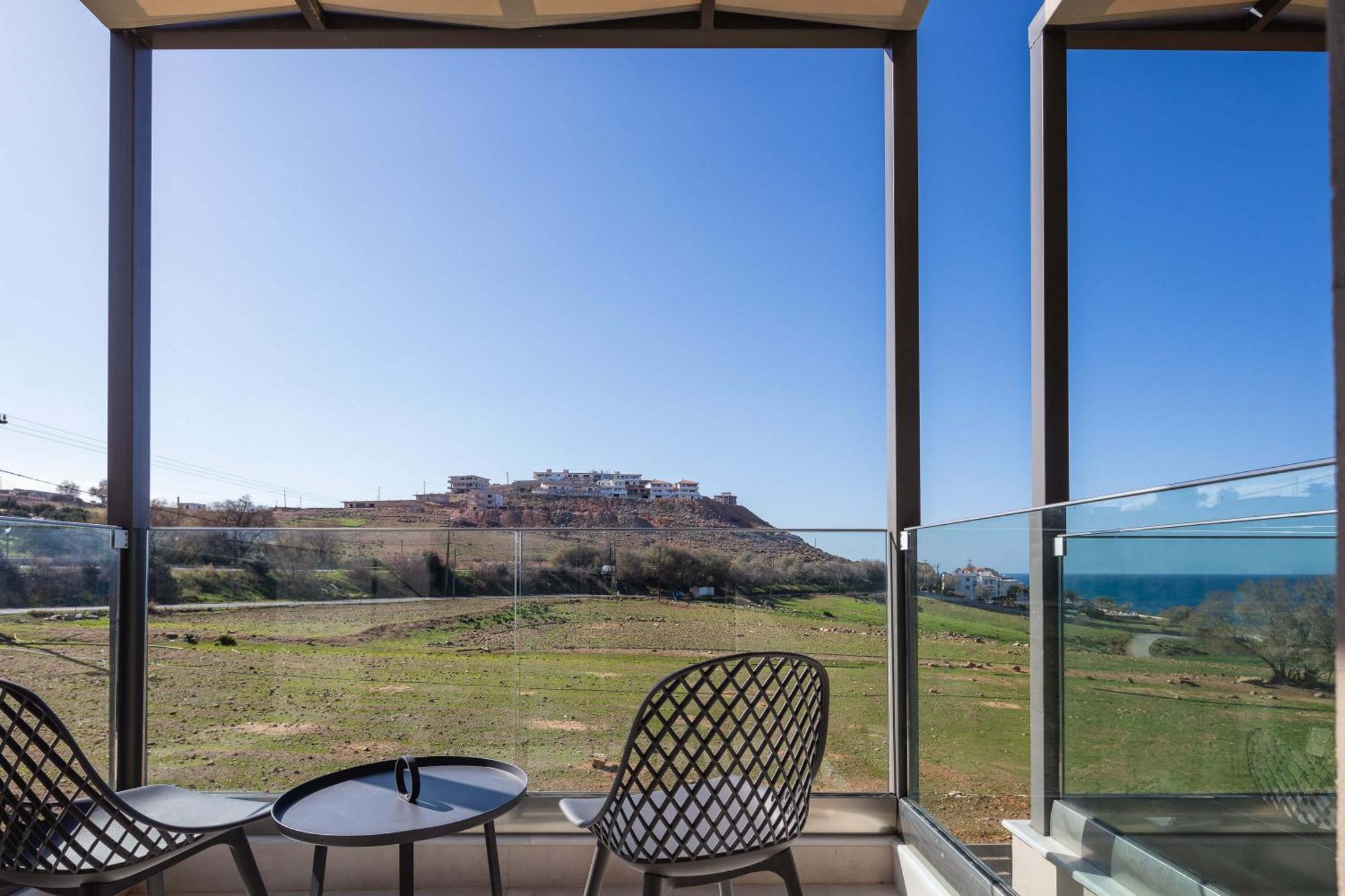 Theros Panormos (Crete)