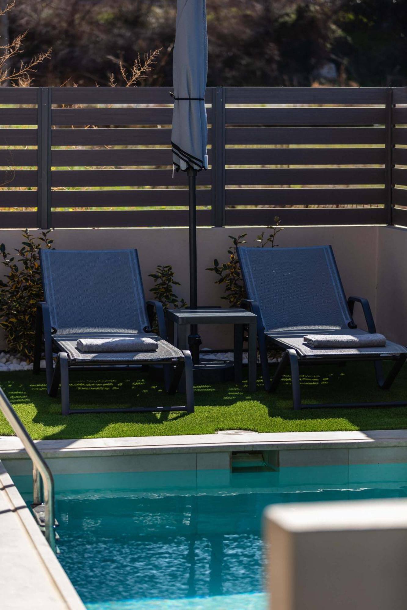 Theros Villa *