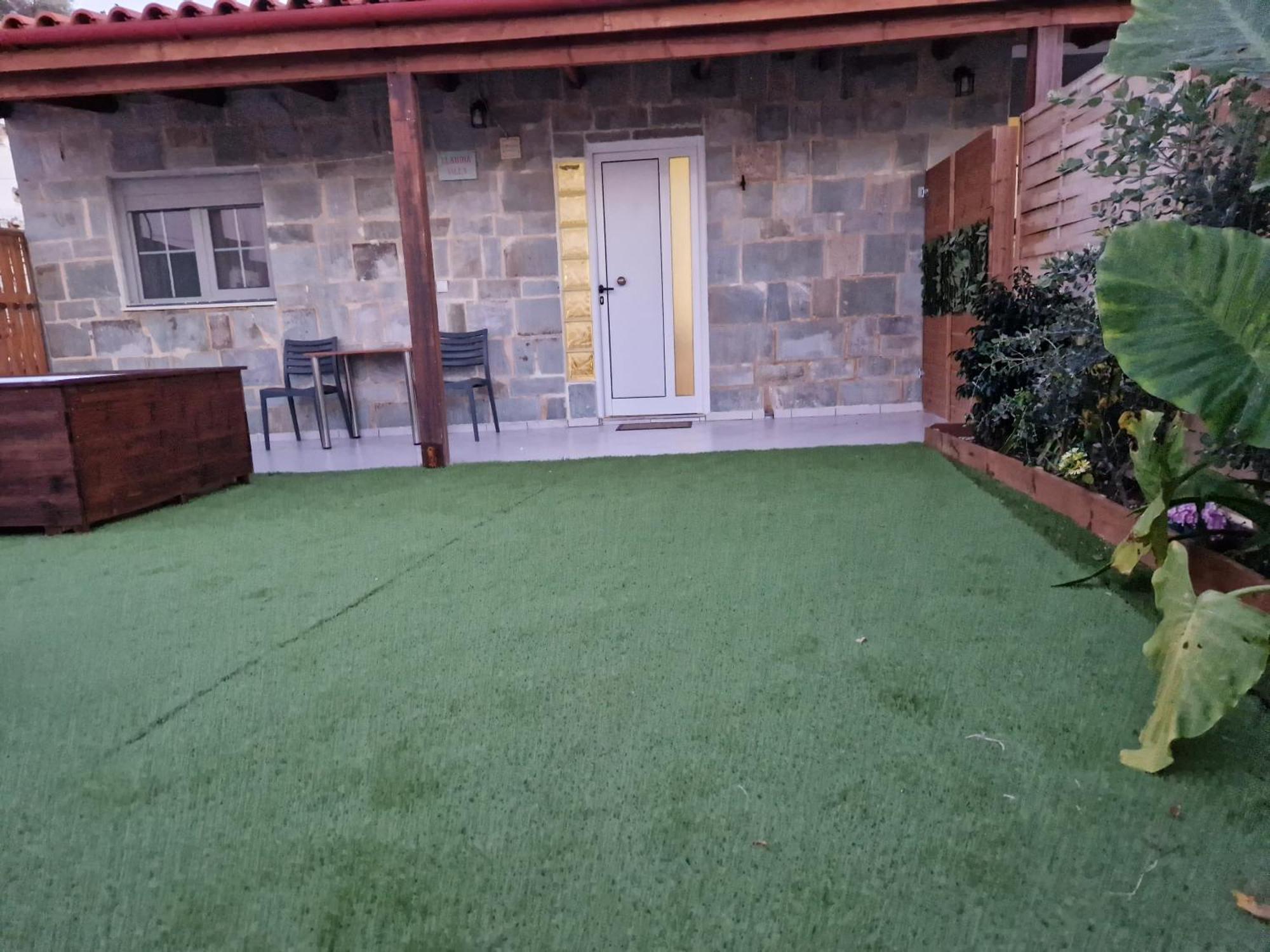 Claudia Apartment Agia Marina (Crete)