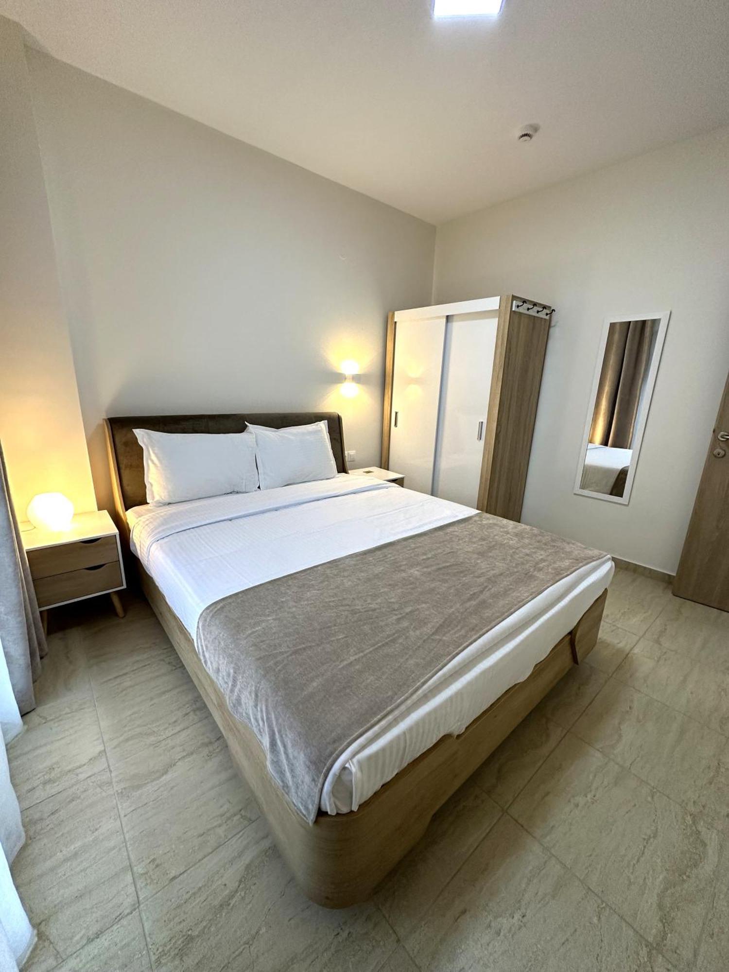 Navarino Luxe Aparthotel