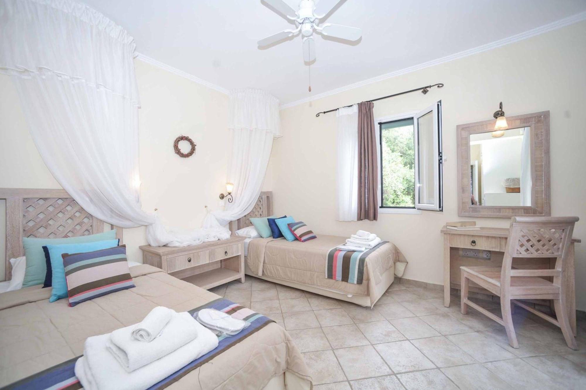 Karydia Yaliskari Bay Villa *