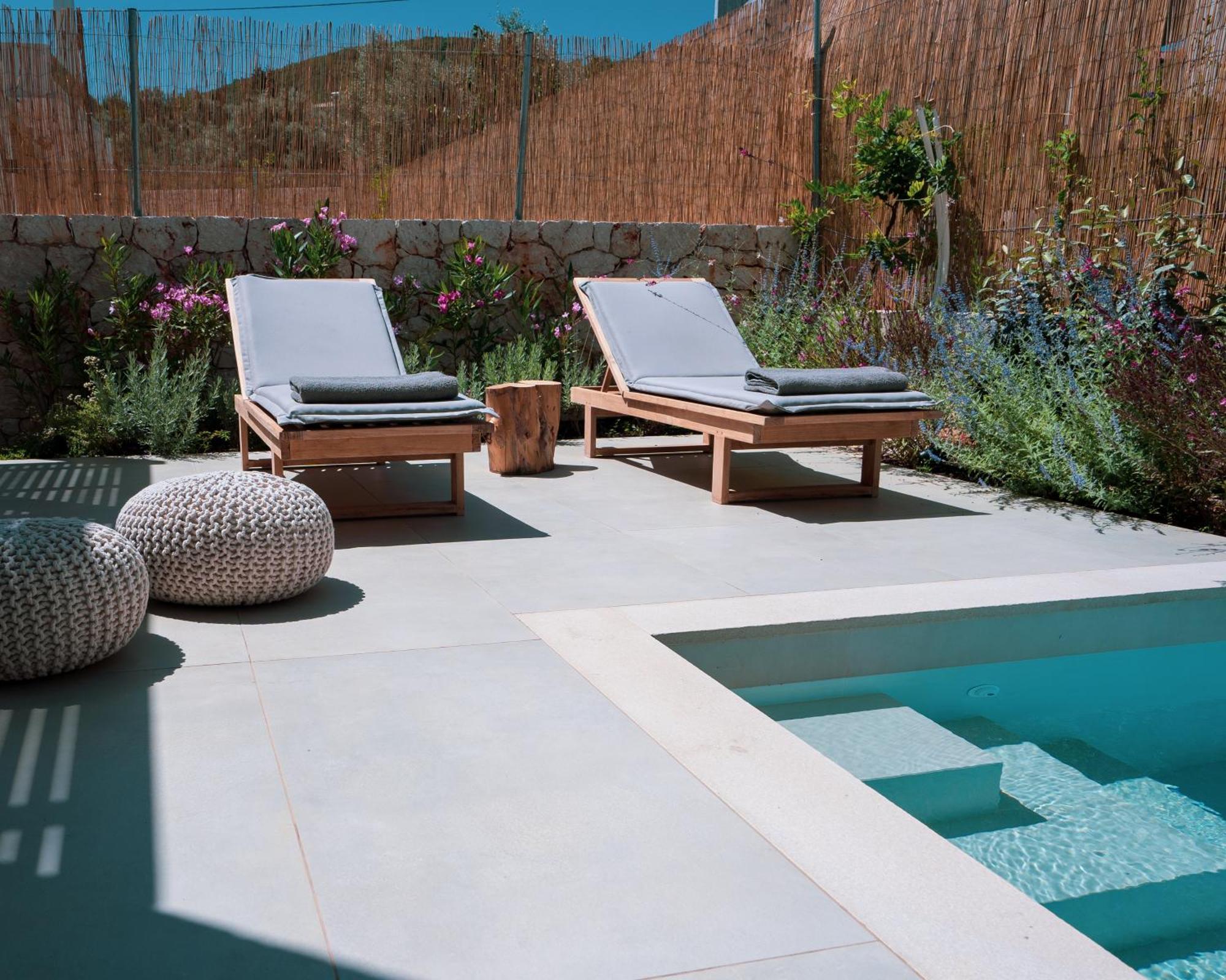 Papadria - Modern Luxury Near Kathisma Tsoukaladhes