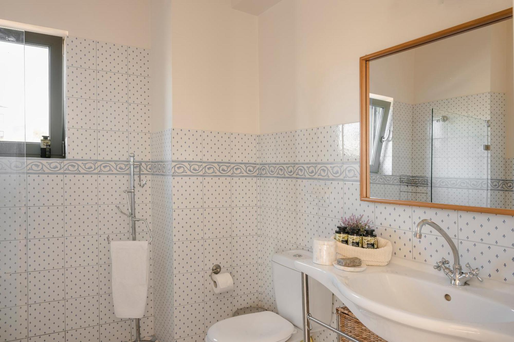 Absolute By Stylish * Livathos (Kefalonia)