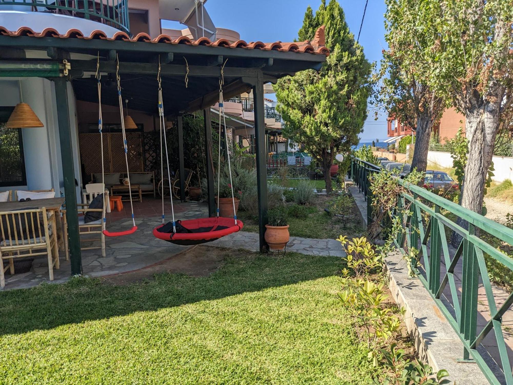 Blue House 30m From The With Sea View Nikiti (Sithonia)